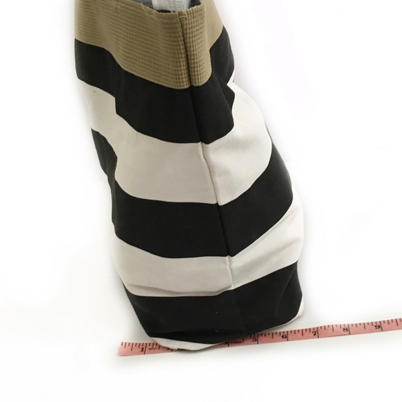 Large Roomy Canvas Tote. NWT - Picture 5 of 6